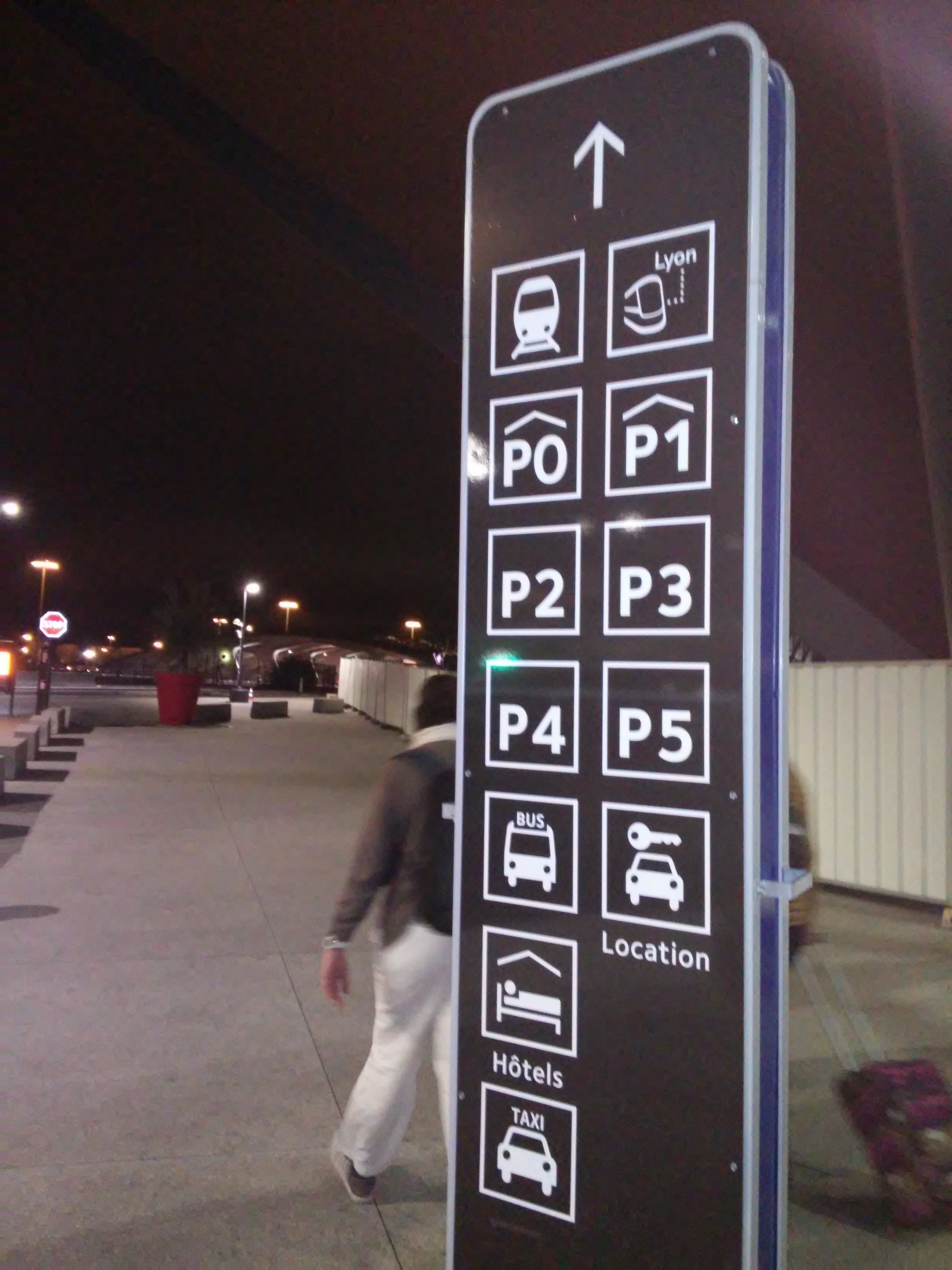 signs to airport shuttle